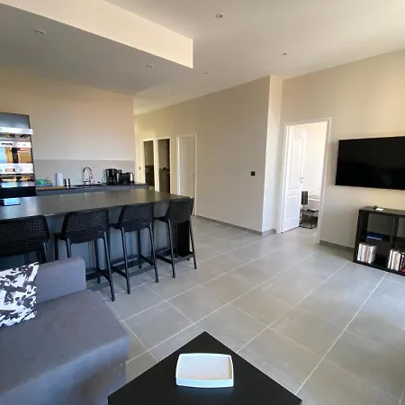 Le Provence Apartment *