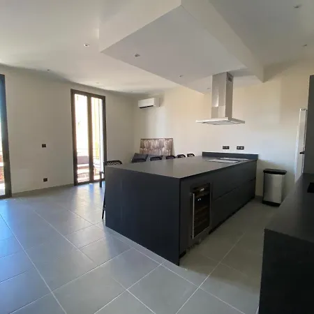 Appartement Immeuble Centre Du Lavandou Le Lavandou