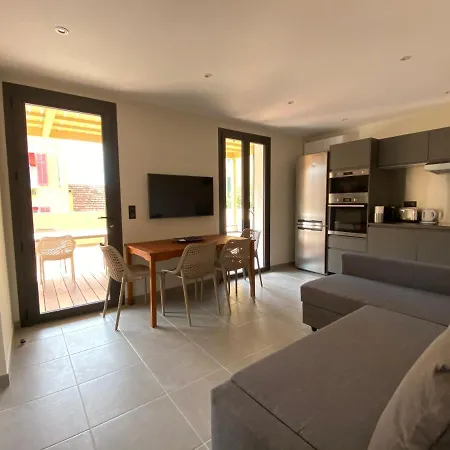 Immeuble Centre Du Lavandou * Le Lavandou