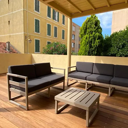 Immeuble Centre Du Lavandou *
